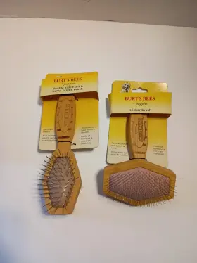 FFP12802 BURTS BEES Slicker Brush Double Pin Bristle Puppies