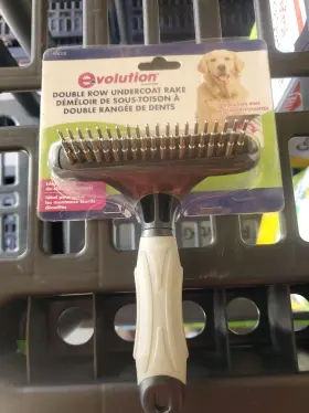076484611018 EVOLUTION Double Row Undercoat Rake Rotating