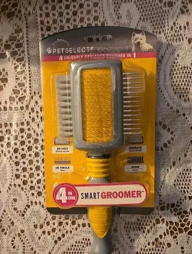706532201181 FOUR PAWS Pet Dog Groomer Brush Grip
