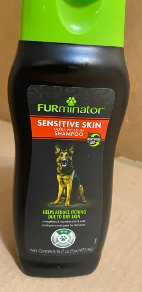 F1302 FURMINATOR Sensitive Skin Pet Dog Shampoo Box