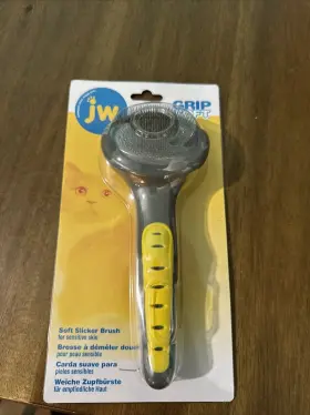 JW65001 JW PET Gripsoft Slicker Brush
