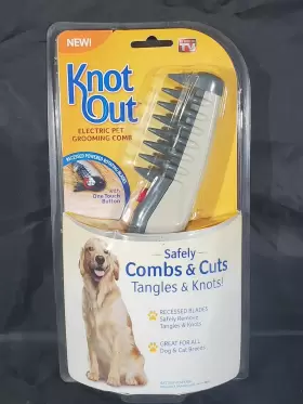 KNO11124 KNOT OUT Electric Pet Brush Combs Cuts Great