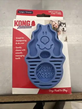 DD0115-B KONG Zoom Groom Pet Hair Brush Chew Toy Tool Dog