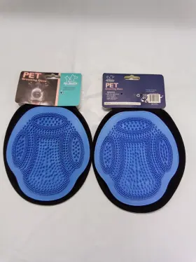 681066060414 PET GENIUS Glove Pets Removes Loose Hair