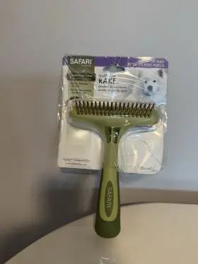 2102UVT3877 SAFARI Dog Brush Double Row Undercoat Rake