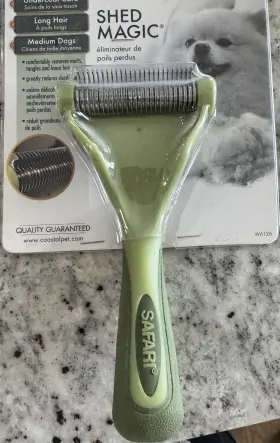 W6126 SAFARI Shed Magic Undercoat Rake Hair Dogs