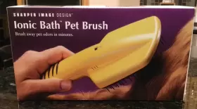 SI588 SHARPER IMAGE Ionic Bath Pet Brush Design Cats Dogs Nos