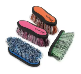 1484-BLK-ONESZ SHIRES Ezi Groom Grip Dandy Brush