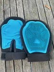 Up & Dog Grooming Dual Side Bathing Hand Glove Short Coats, Dogs Size Xxs-xxl. Fixed Price $5.99.