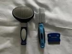 New Lot Of 3 Four Paws Magic Coat Professional Series Slicker Pet Brush Combs. Fixed Price $19.99.