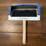 Chris Christensen Mark Iii Medium Slicker Brush Ak5iii - New In Package. Fixed Price $39.95.