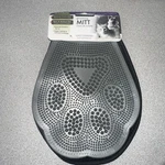 Safari Grooming Mitt 1 Each By Safe Cat Nwt Great For Short To Medium Hair. Fixed Price $12.95.